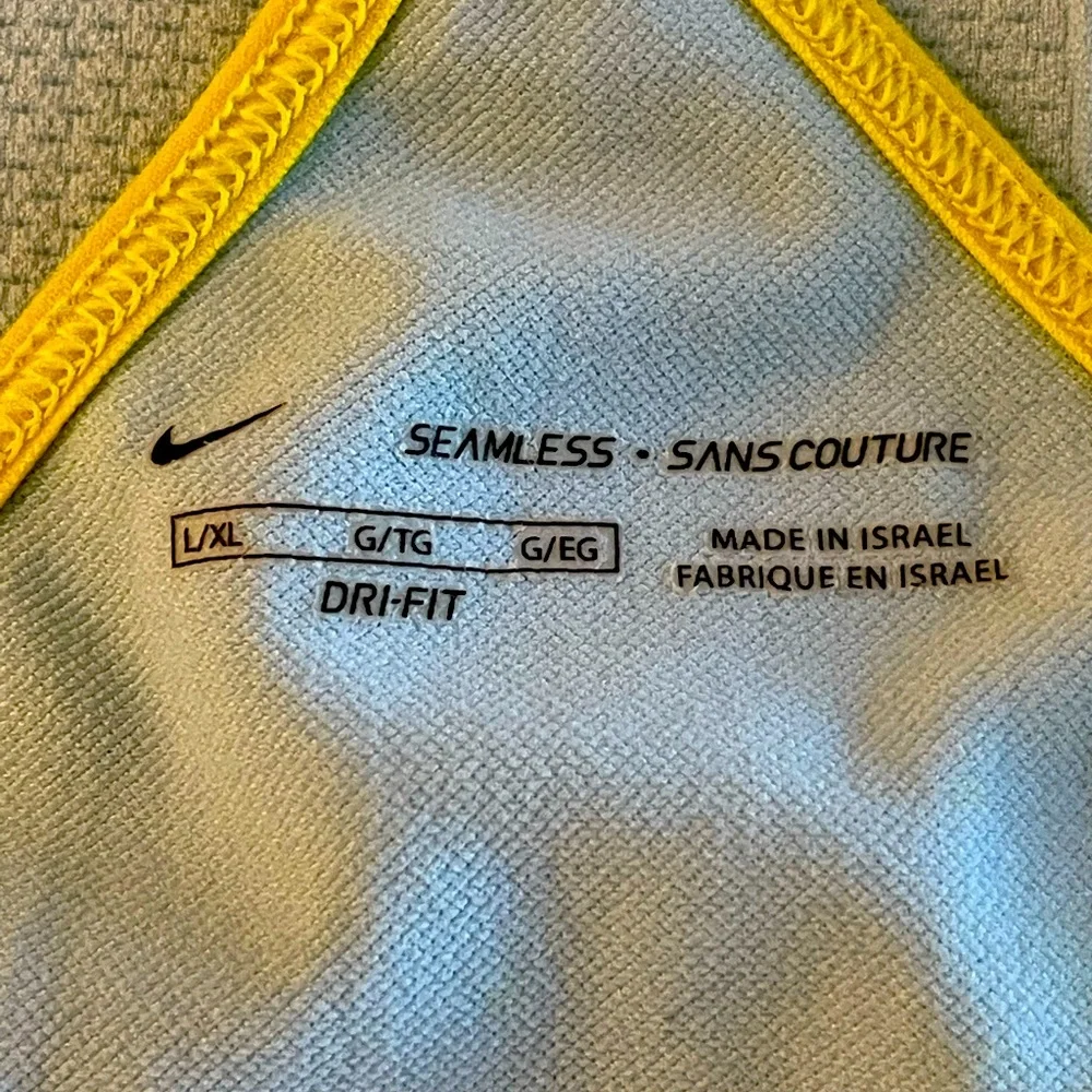 NIKE ATHLETIC TOP - Picture 5 of 5